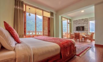Snow Flakes Resort and Spa Centrally Heated Luxury Resort