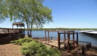 Beautiful Lakefront Condo! GREAT LOCATION accommodating up to 8 guests!