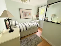 Apartment with Stunning Sea Views of South Sands Beach, Salcombe + 2 Car Parking