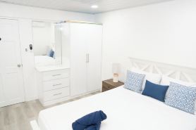 Cosy one bedroom condo in Holetown, St. James with pool access!!