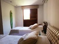 Barra do Sahy (North Shore) - "Walk in the sand" Hotels in Barra do Sahy