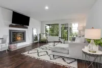 Downtown Kirkland - Luxury 3rd Street Retreat