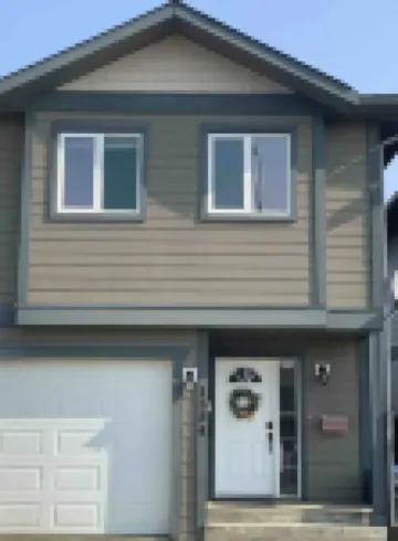 3 Bedroom Stylish Townhouse in a quite neighbourhood within town