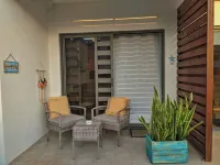 Luxury appartment with pool, patio & sundowners