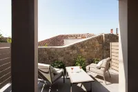 Naus Hotel