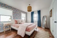 "The Brixley House" off the Kerrville River Trail w/Private Backyard Hotel a 