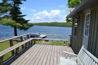 Birchland Cottages Hotels in Huron Shores