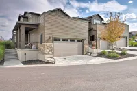 Modern Huntsville Resort Retreat w/ Deck & Hot Tub - Apartments
