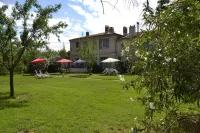 Mas de Sylvereal Hotels near Port de Gallician