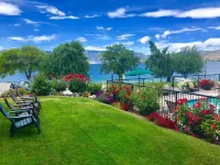 Lakeside Lodge and Suites - Pools