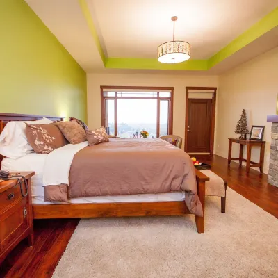 Hillcrest Farm Market B&B Hotels near Black Mountain