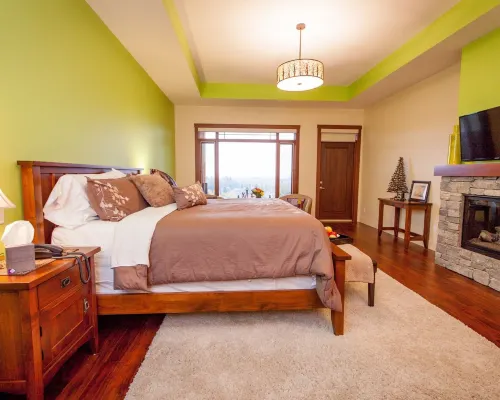 Hillcrest Farm Market B&B Hotels near Black Mountain