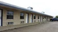 Riata Inn - Crystal City
