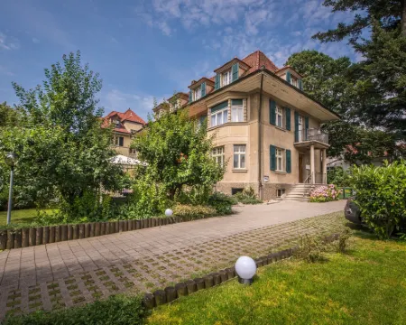 Max Aviation Villa & Apartments Hotels in Bern