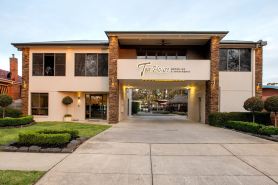 Tea House Motor Inn