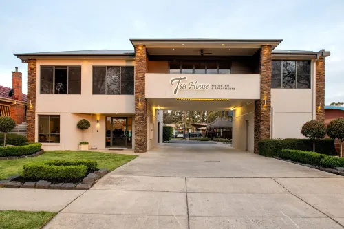 Tea House Motor Inn