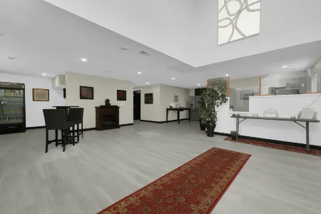 Holmes Suites Inn Columbus Pataskala - I-70 East