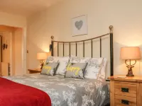 Little Dragons Hotels in Dunster