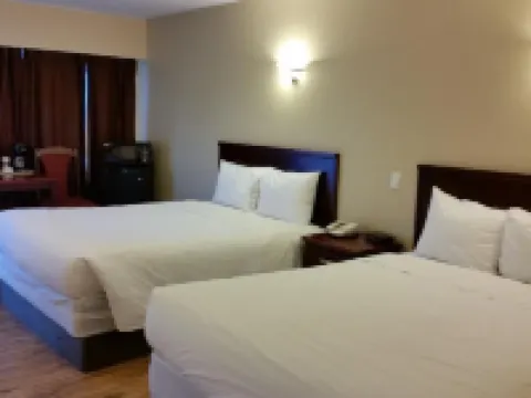 Comox Valley Inn & Suites Hotels in Courtenay