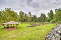 Pet-friendly Auburn Home on 3 Acres Hôtels à proximité de : Soos Creek Botanical Garden