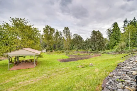 Pet-friendly Auburn Home on 3 Acres