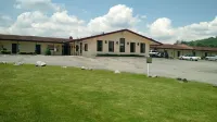 Marlinton Motor Inn Hotels in 