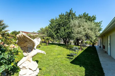 Logis Hôtel l'Oliveraie