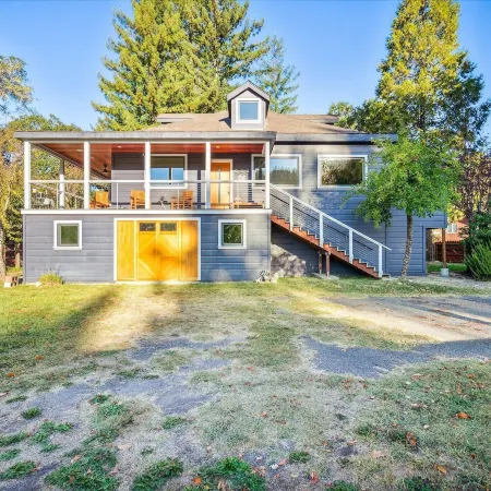 Pet’s Free! Modern Luxury Steps from Russian River by Redawning