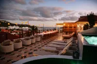 The Pink Palm Hotel - Adults Only - Hot Tub