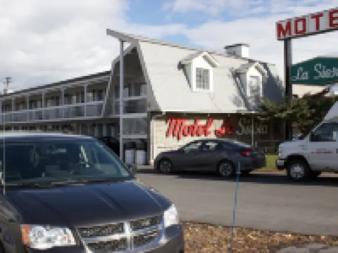 Motel la Siesta Hotéis em Longueuil