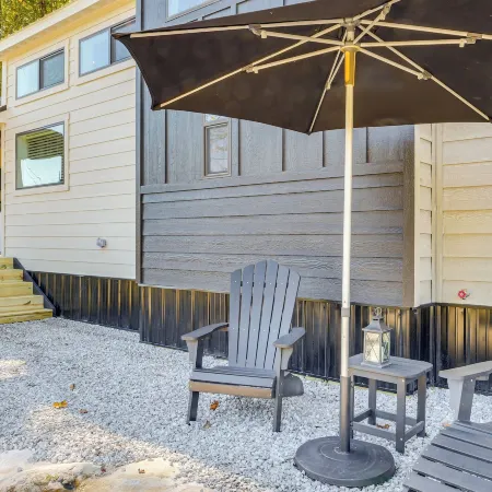 Deck, Grill and Fishing Pond Modern Cookeville Gem