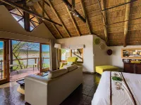Tau Game Lodge Hotels in Zeerust