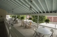 Sugarcreek Village Inn فنادق في وین ٹاؤن شپ