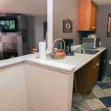 Fawn Valley Inn- 101 Condo Rooms