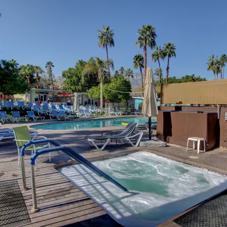 Ccbc Resort Hotel - A Gay Men's Resort