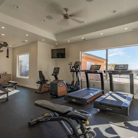Zions Village, 7BDR 6BTH, Spacious Home, Beautiful Pool, near Zions Nat Park.