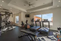 Zions Village, 7BDR 6BTH, Spacious Home, Beautiful Pool, near Zions Nat Park.