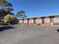 Beachcomber Motel & Apartments