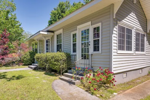 Quaint Anderson Home w/ Sunroom, Walk to Downtown! - Wifi