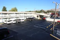 Winnemucca Holiday Motel - parking