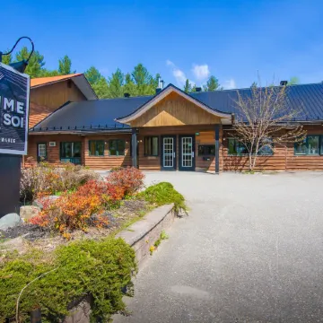 Comme Chez Soi Restaurant & Auberge