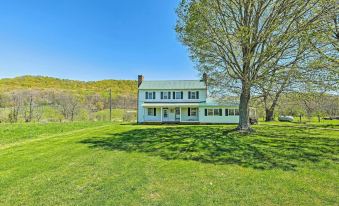 Renovated KY Farmhouse Retreat w/ Pasture Views! - Housity
