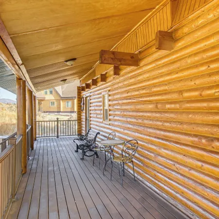 Scenic Views and Game Room Garden City Retreat!