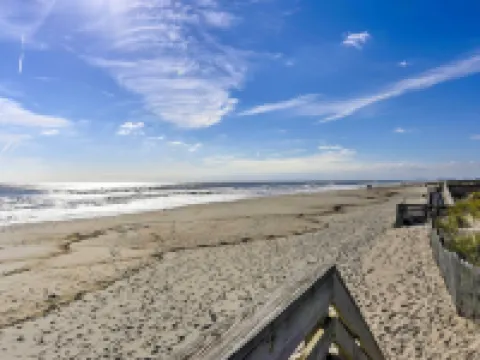 Luxury Long Beach Villa with Ocean Views! Hotels in Long Beach