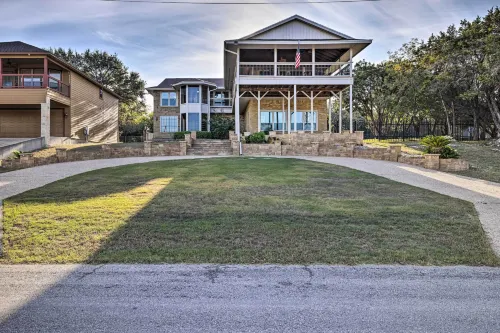 Canyon Lake Home Hill Country and Water Views! - Spa