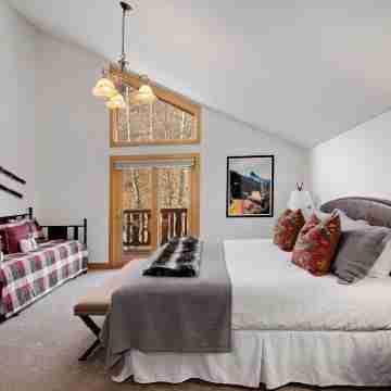 2109 B Chamonix Home Rooms