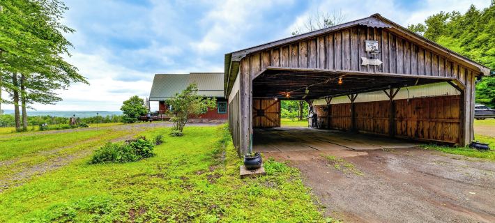Secluded Oxford Cabin on 75 Acres: Sunset Views! Hoteles en Condado de Chenango