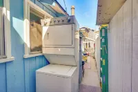 Quaint Avalon Cottage < Half-mi to Beaches! - 3-Star