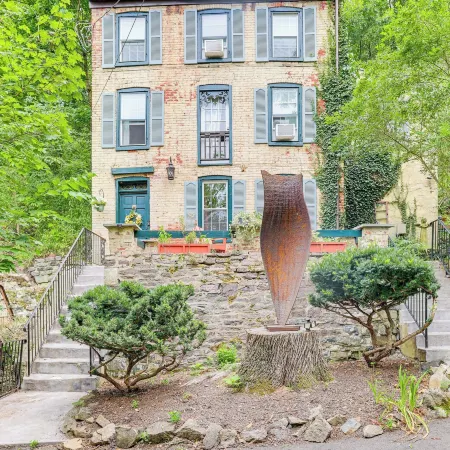 Charming Getaway < 1 Mi to Downtown Lambertville!