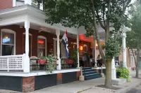 Naples Hotel فنادق في Middlesex